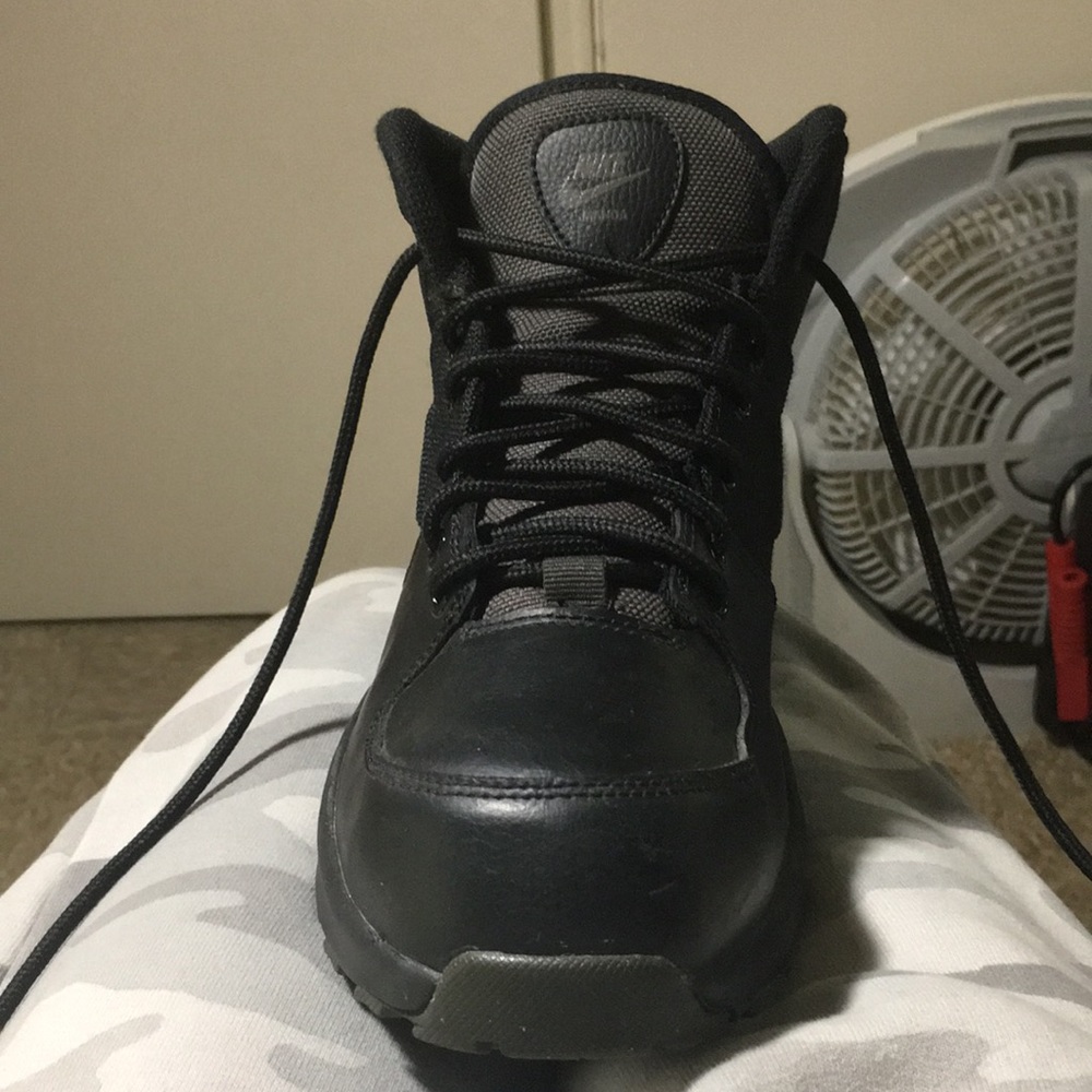COPY - COPY - Nike Manoa boots.